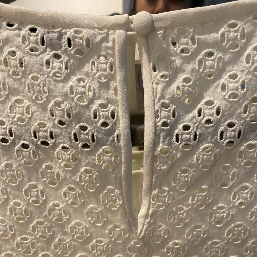 Dvf White Top Euc - image 6